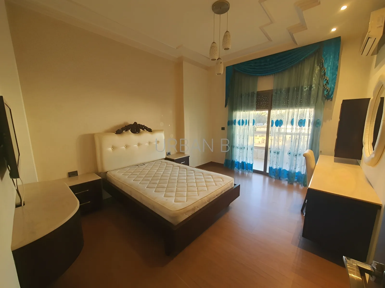 Apartment for Sale in Ramlet El Baida, Bayrut, Lebanon