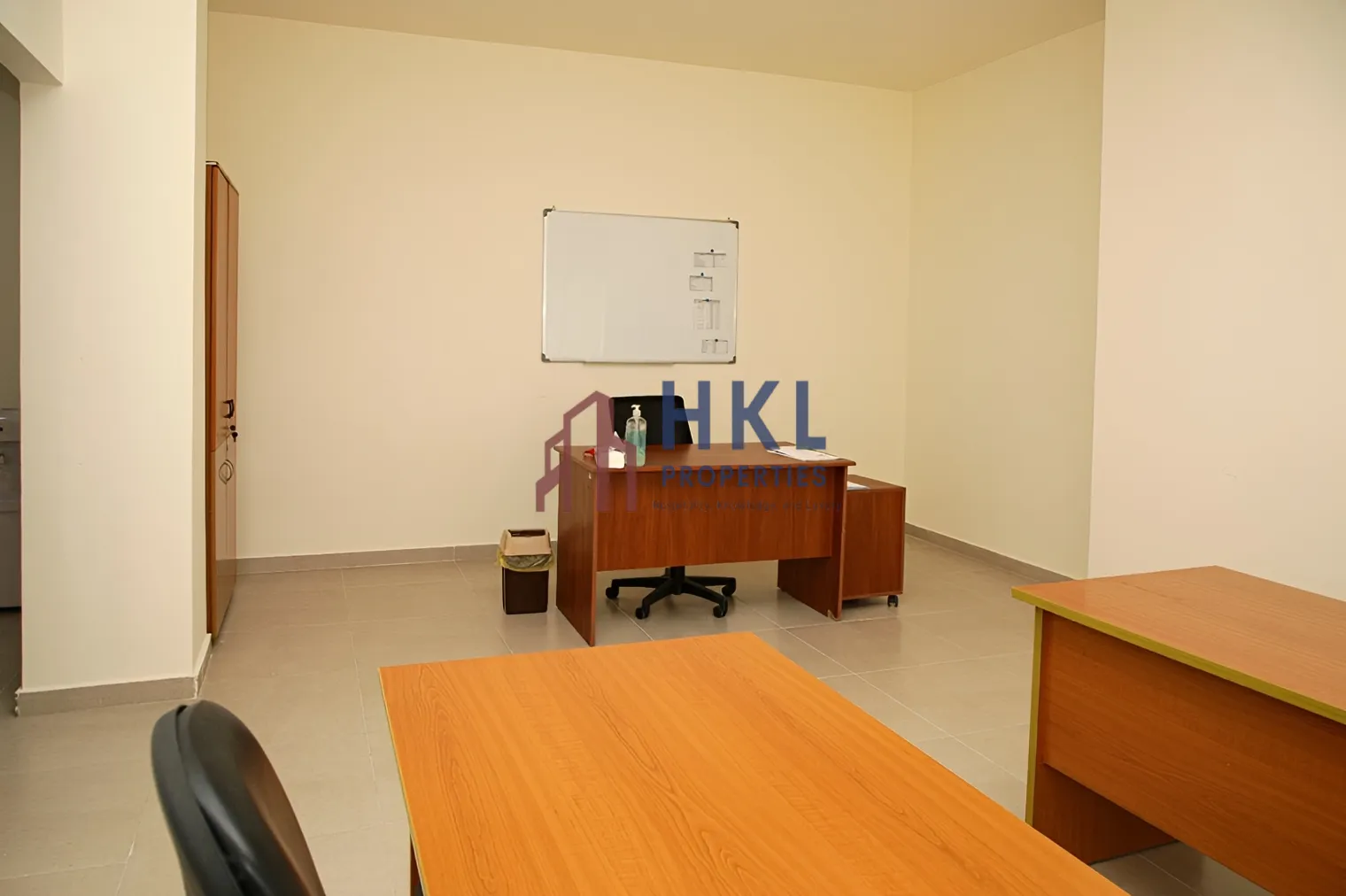 Office for rent in Sin El Fil