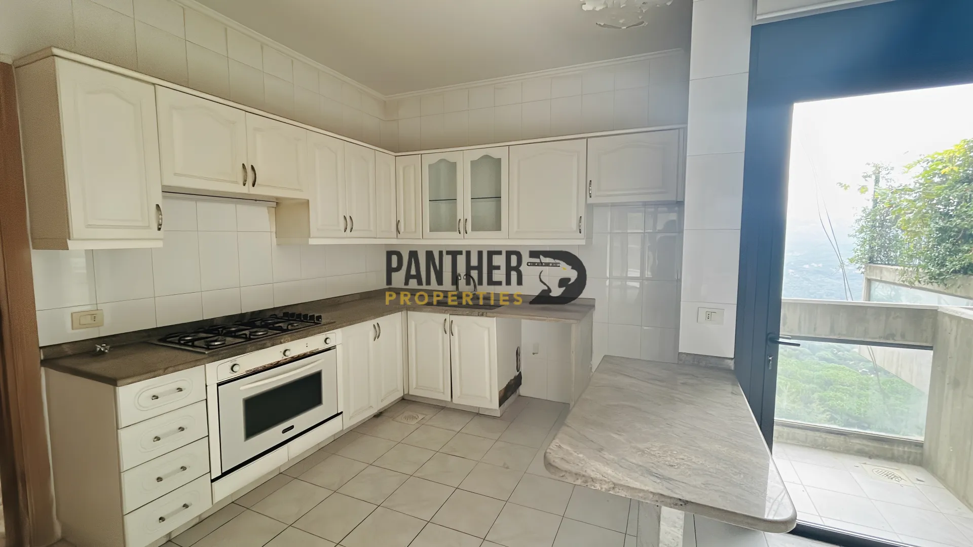 Apartment for sale in Broummana - 3 bed, 3.0 bath