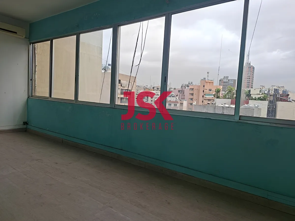 Office for rent in Mar Elias, Ras Beirut