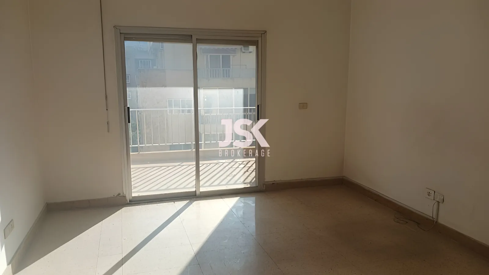 Office for Sale in Horch Tabet