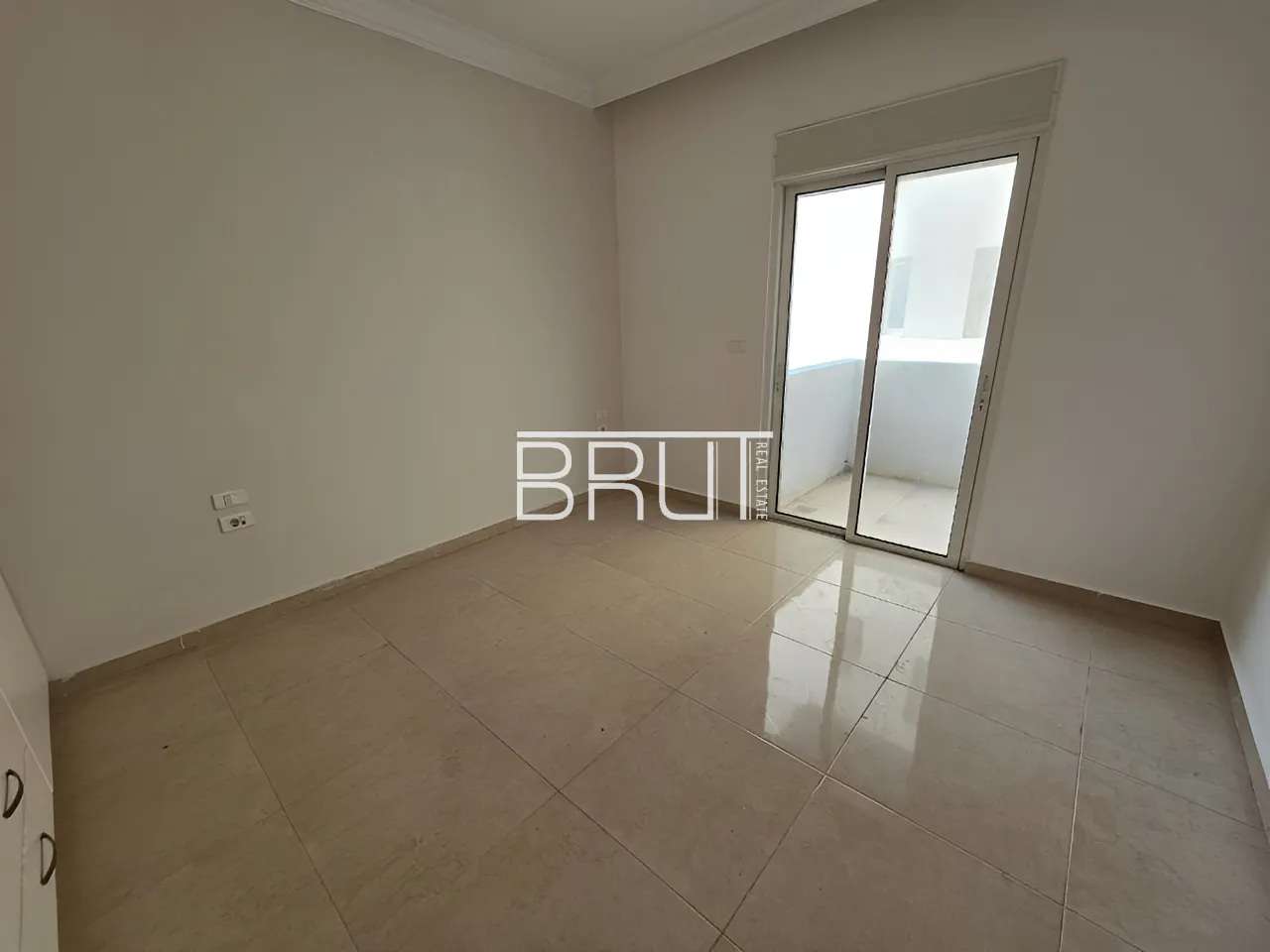 Apartment for Sale in Haret Sakher