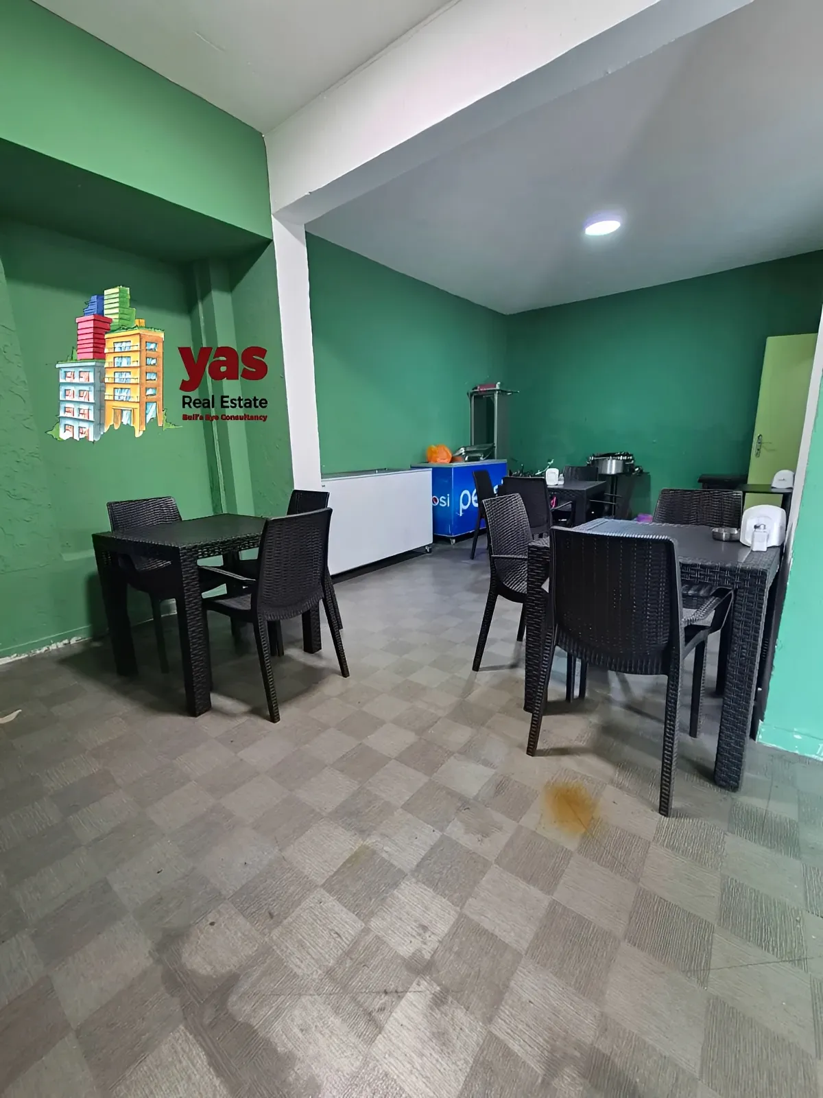 Shop for rent in Adonis