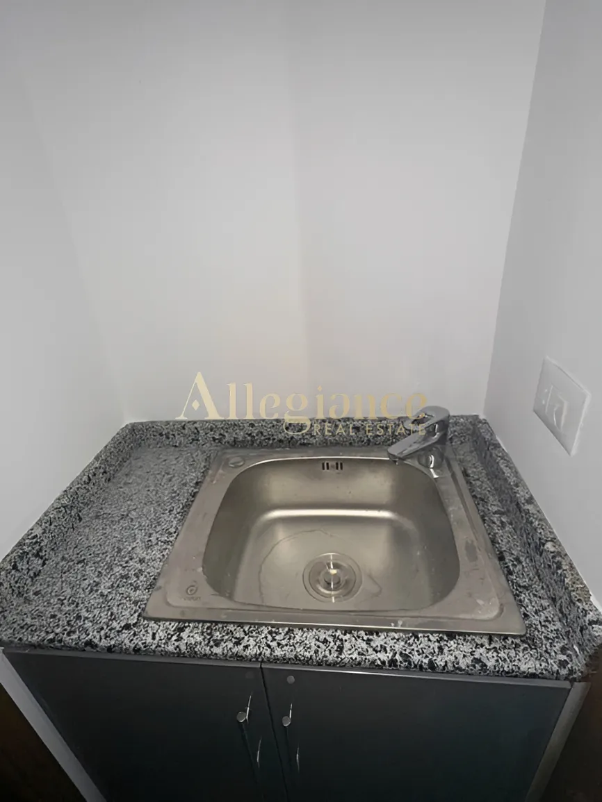 Shop for rent in Yarzeh