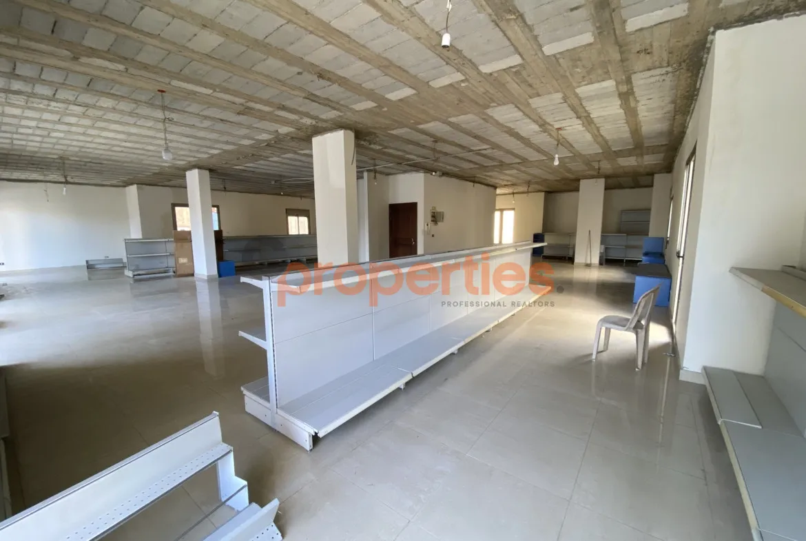 Showroom for Rent in Hazmieh