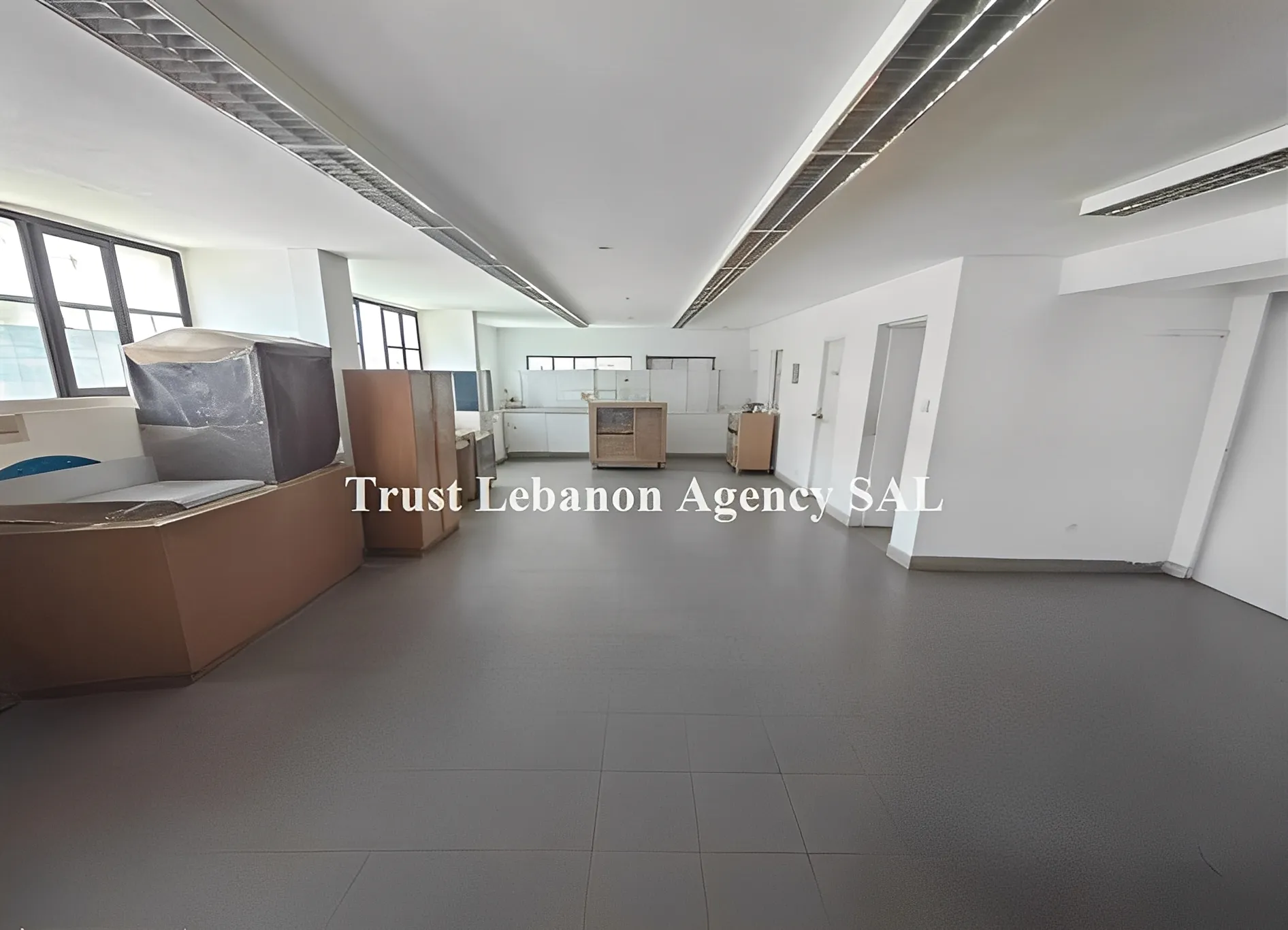 Commercial Property For Rent in Metn, Elyssar