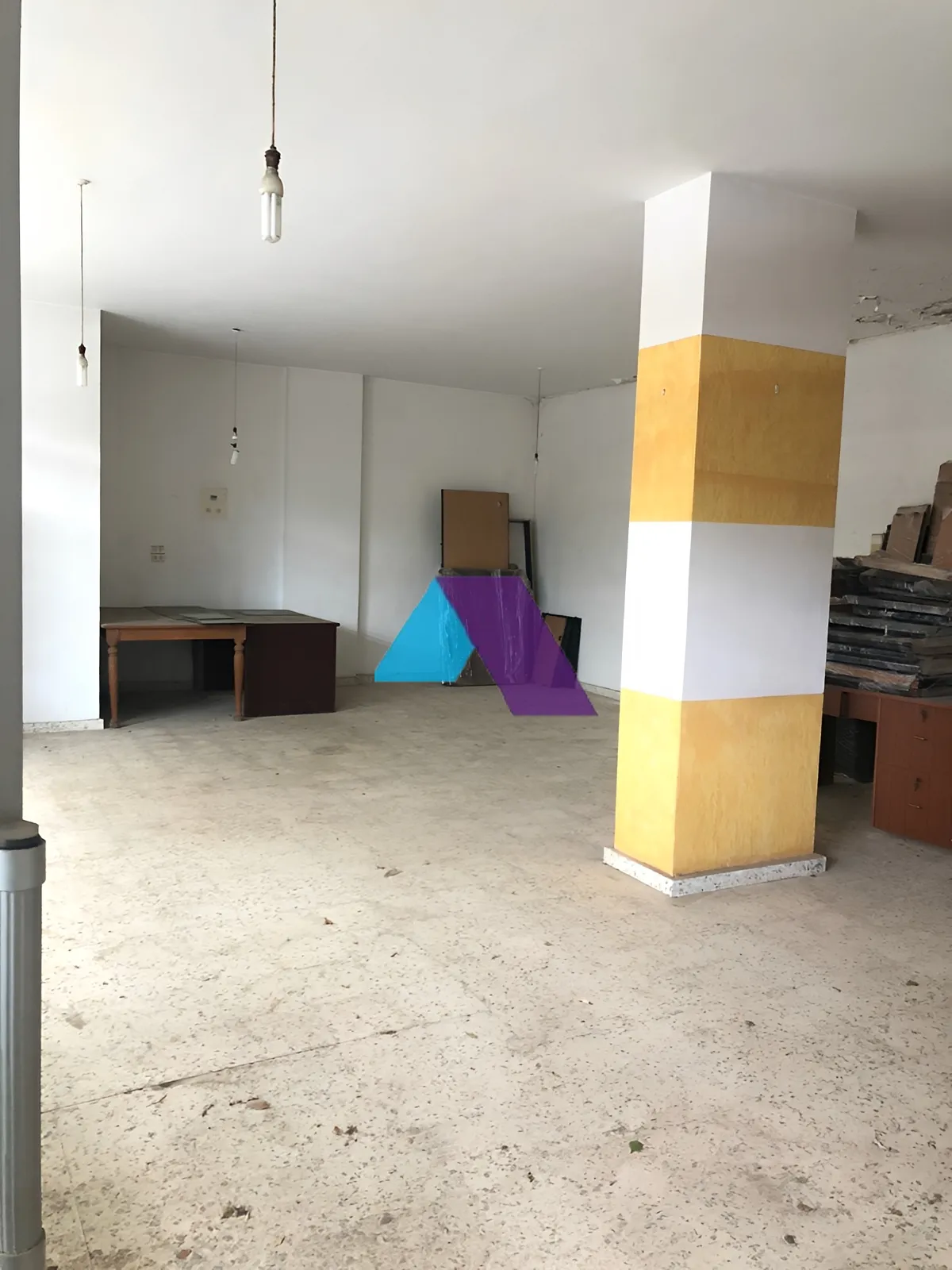 Showroom for Sale in Beit Meri