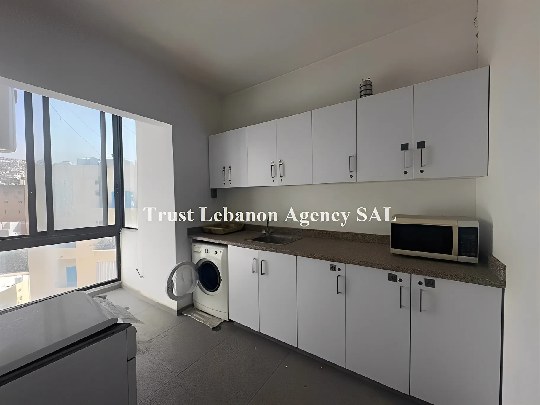 Office for rent in Metn, Bawchriye