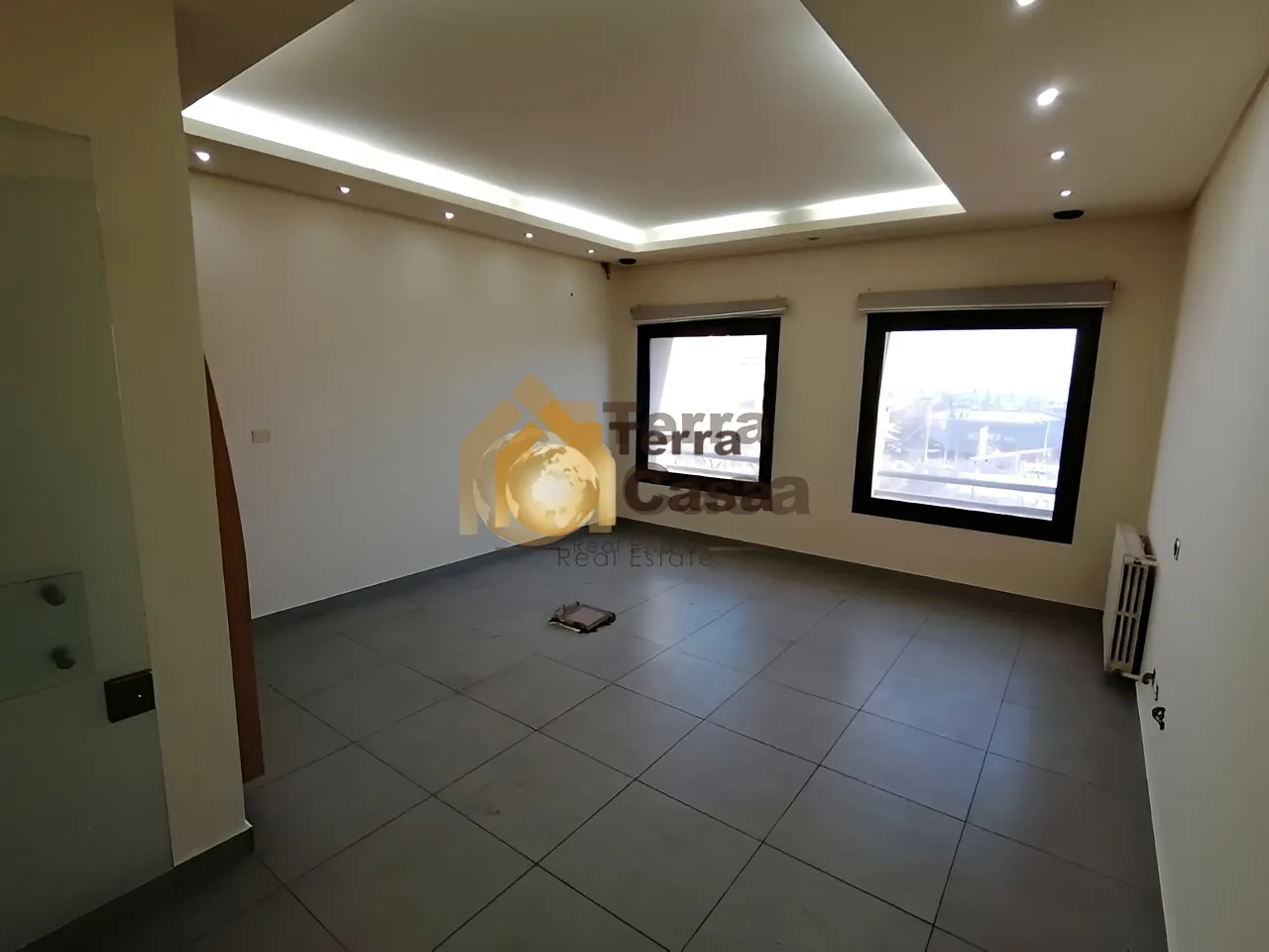 Office for Sale in Haouch el Omara
