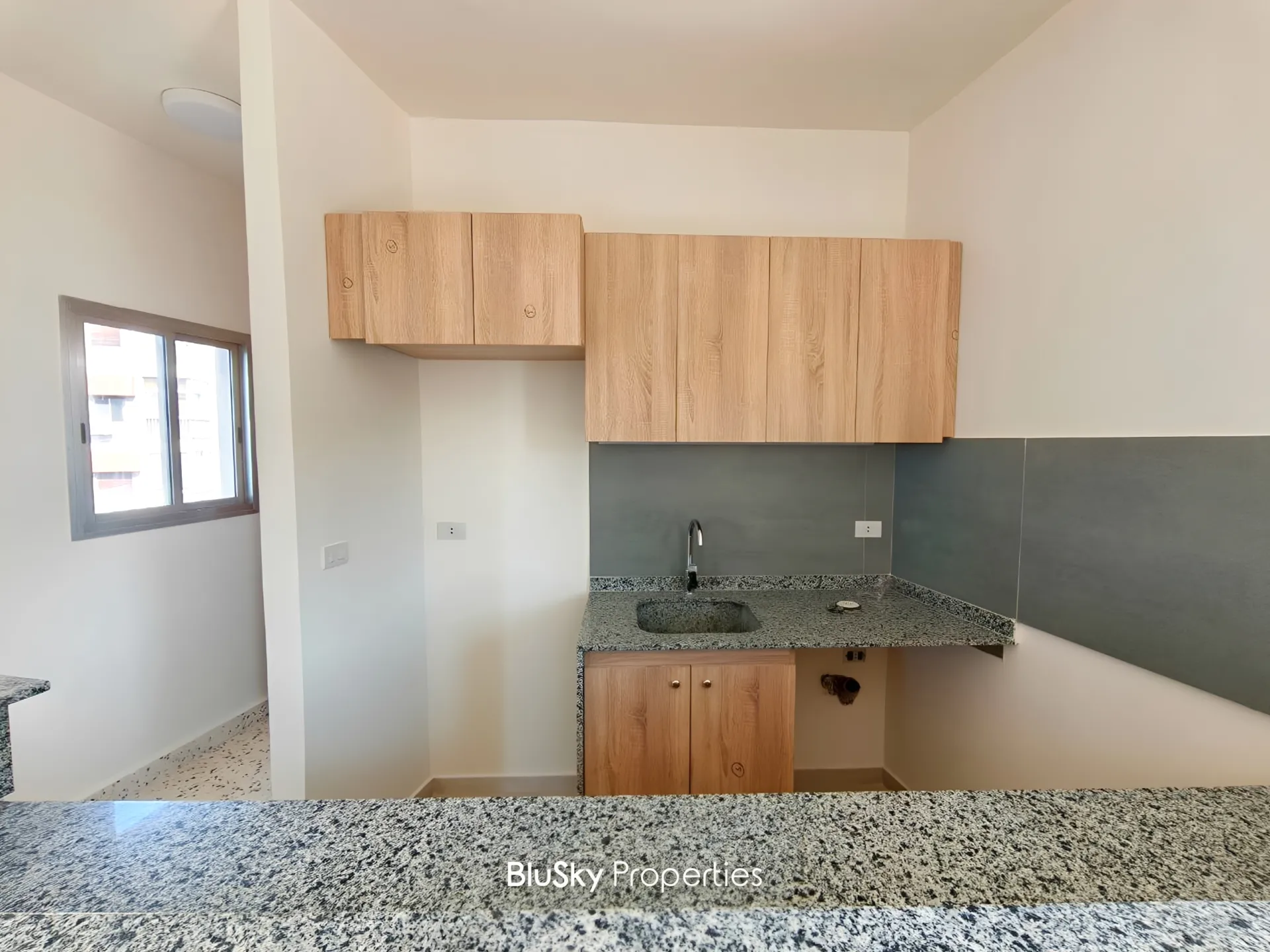 Apartment for rent in Mtayleb