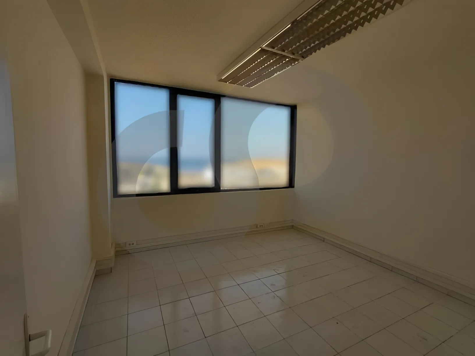 Office for rent in Daoura