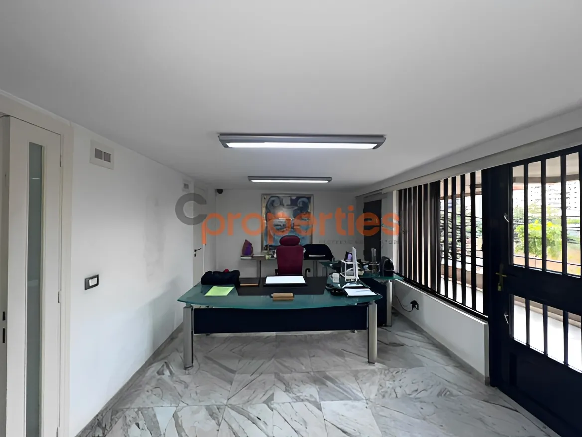 Showroom for Sale in Dekwaneh