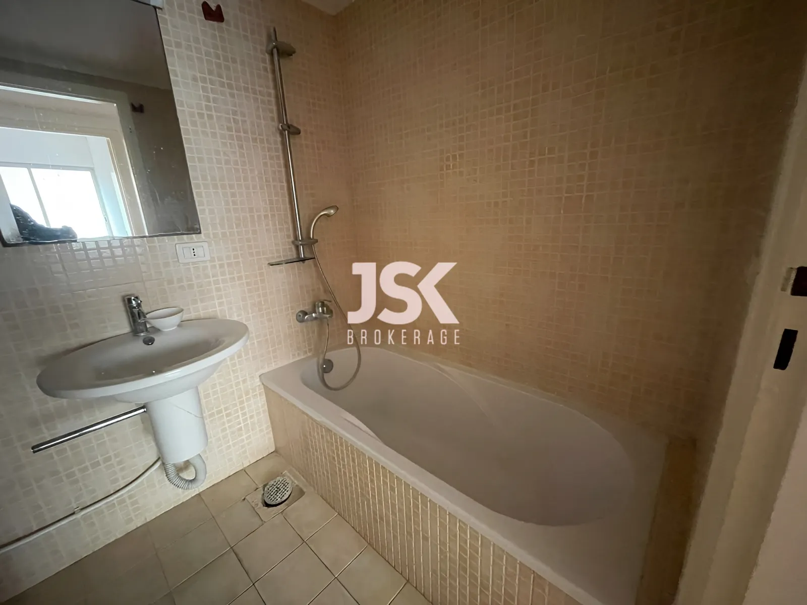 Apartment for Rent in Ras Beirut