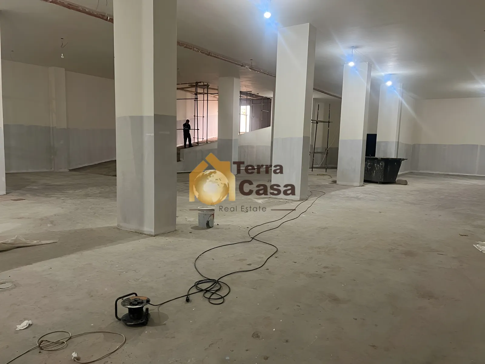 Commercial for sale in Madine el Sinayia