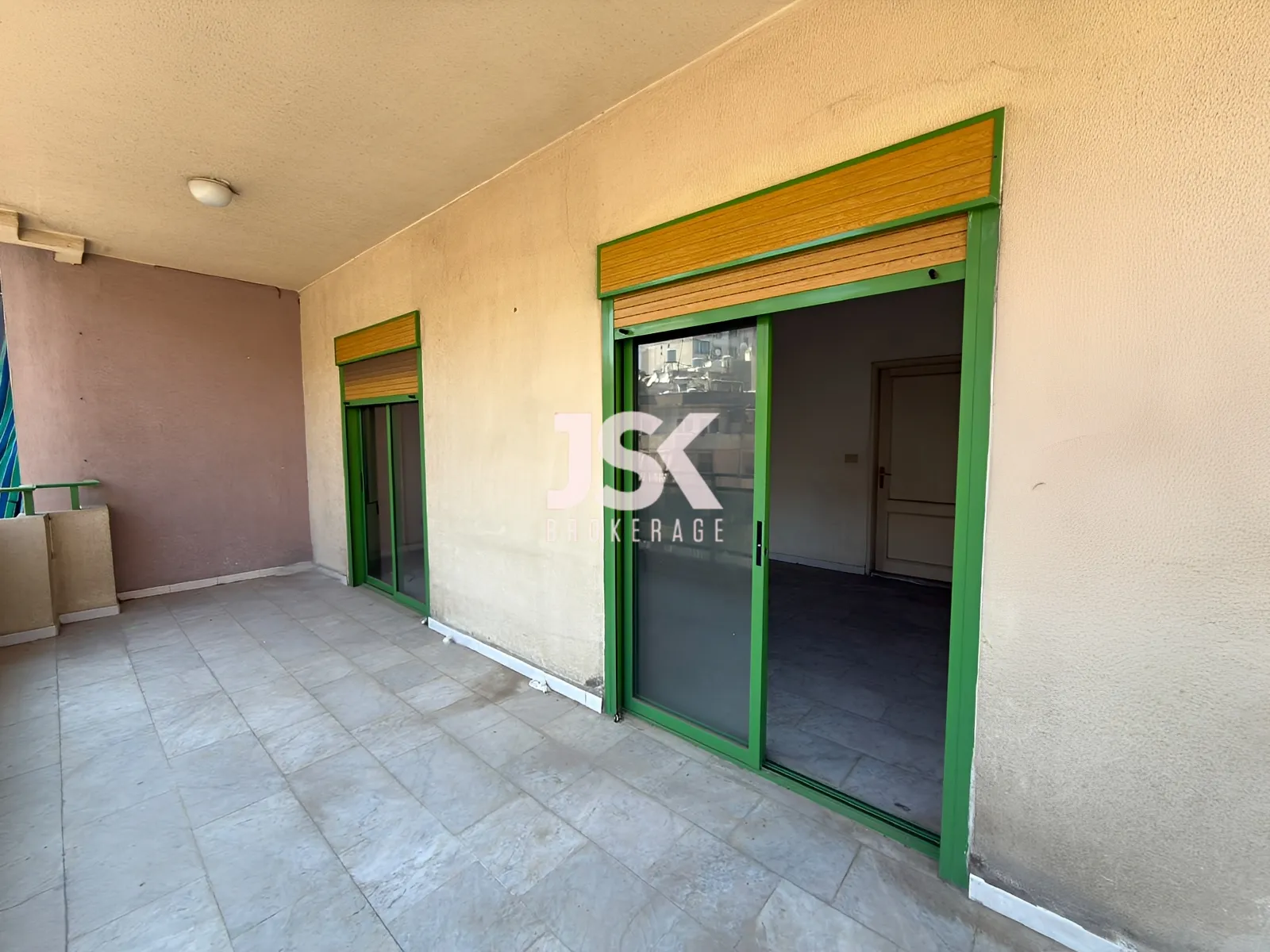 Apartment for Sale in Ain El Remmaneh - 3 bed, 2 bath