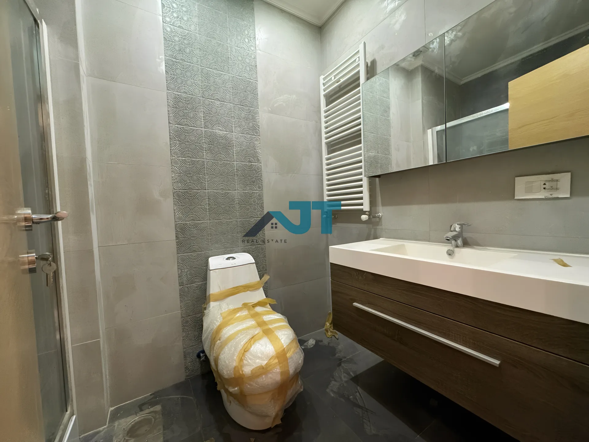 Apartment for Sale in Ain Aar