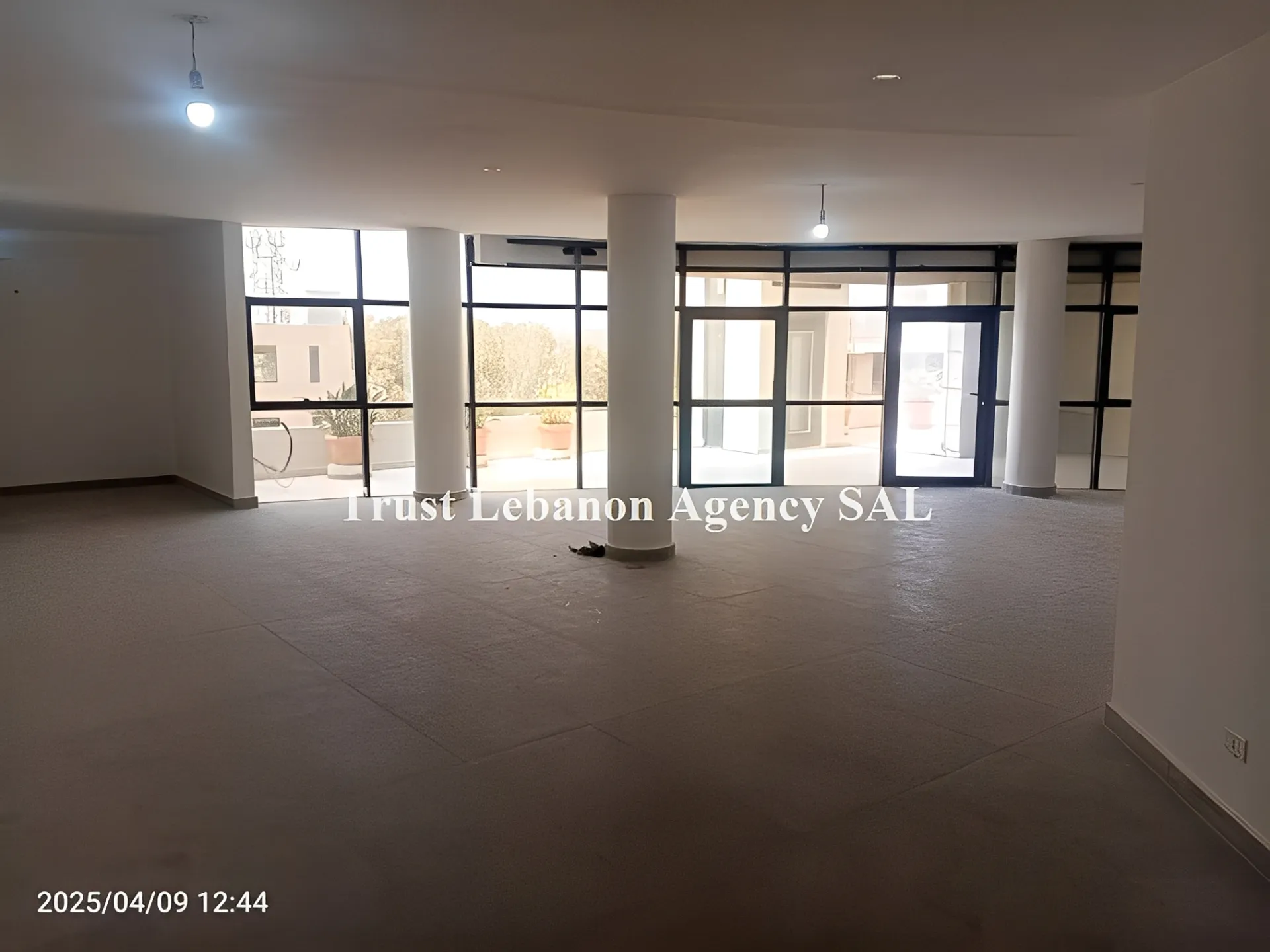 Office for rent in Baabda, Hazmieh