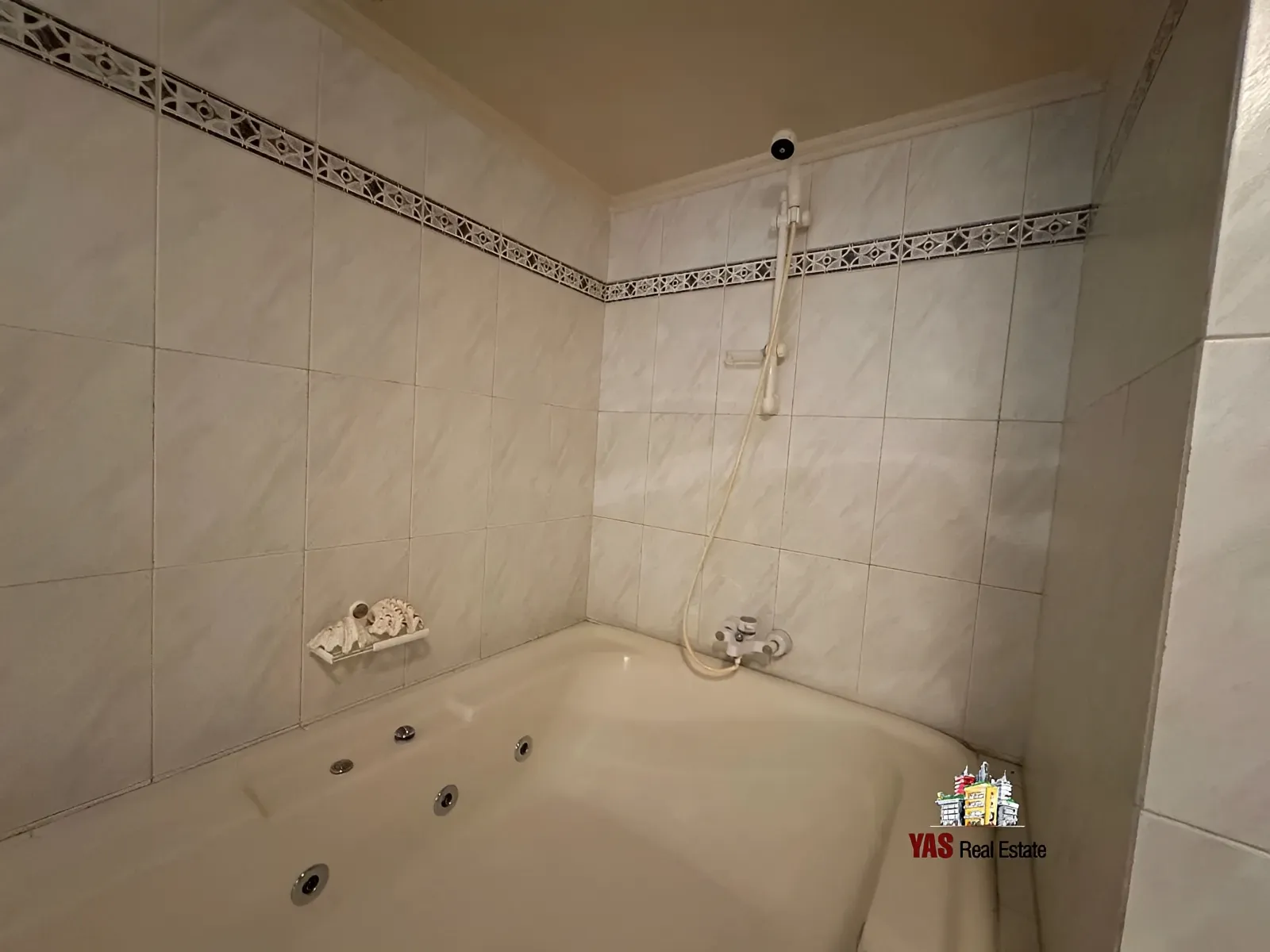 Apartment for Sale in Ballouneh