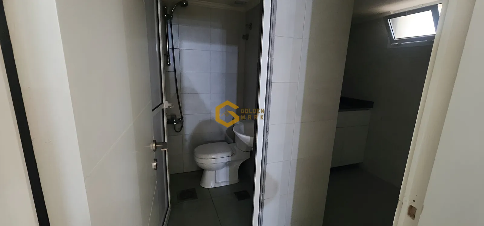 Showroom for rent in Sabtieh