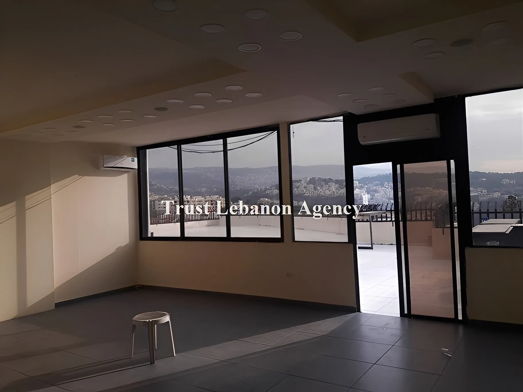 Office for rent in Metn, Mansourieh