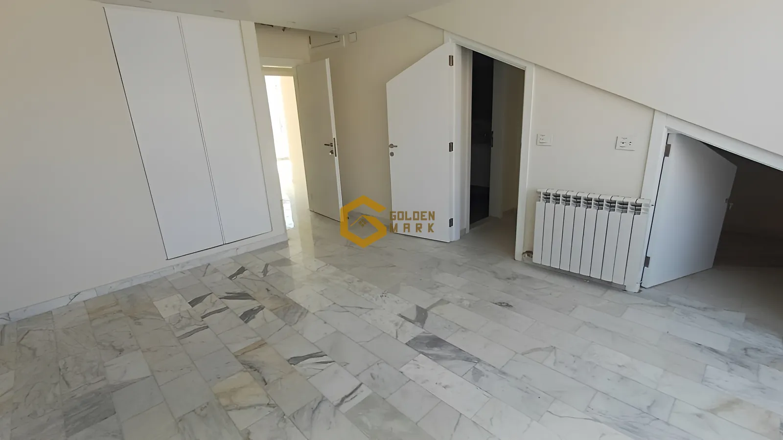 Duplex for Sale in Adma w Dafnah - 6 bed, 7 bath