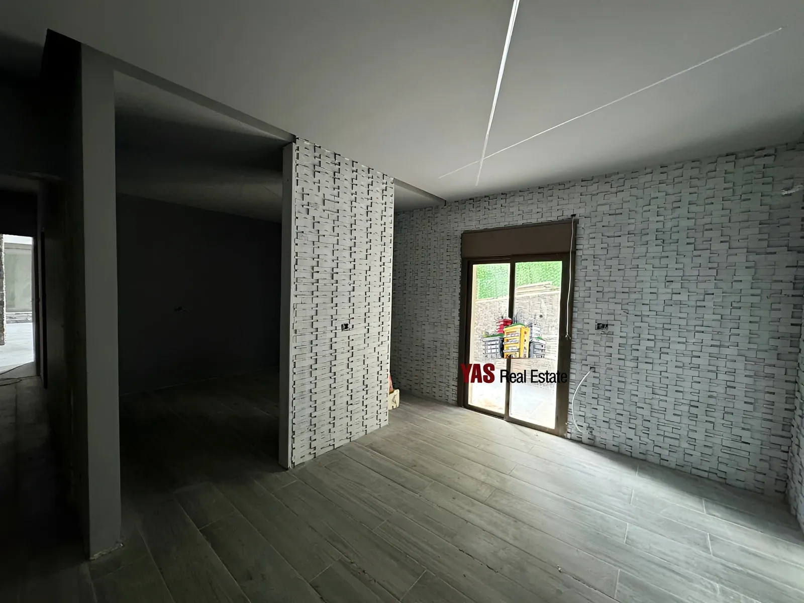 Apartment for Sale in Ballouneh