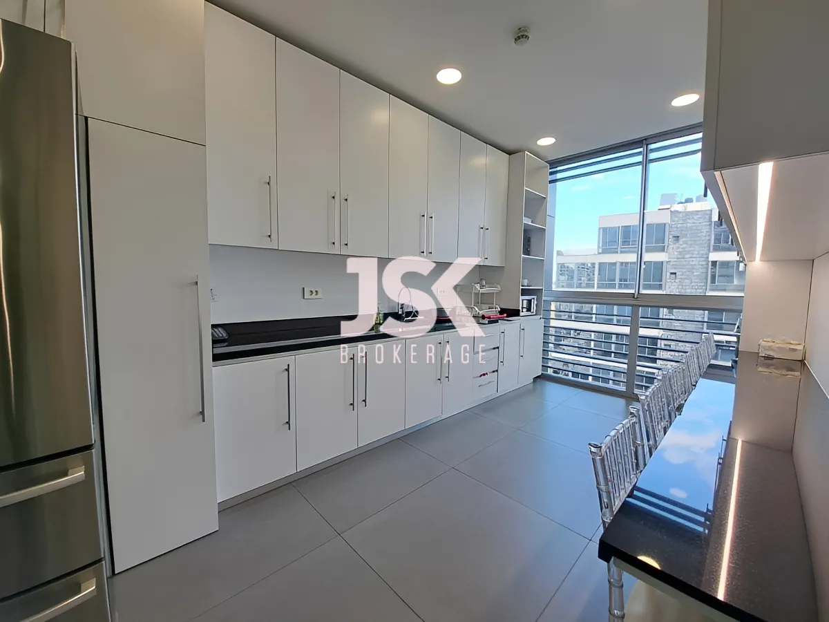 Office for Sale in Sin El Fil
