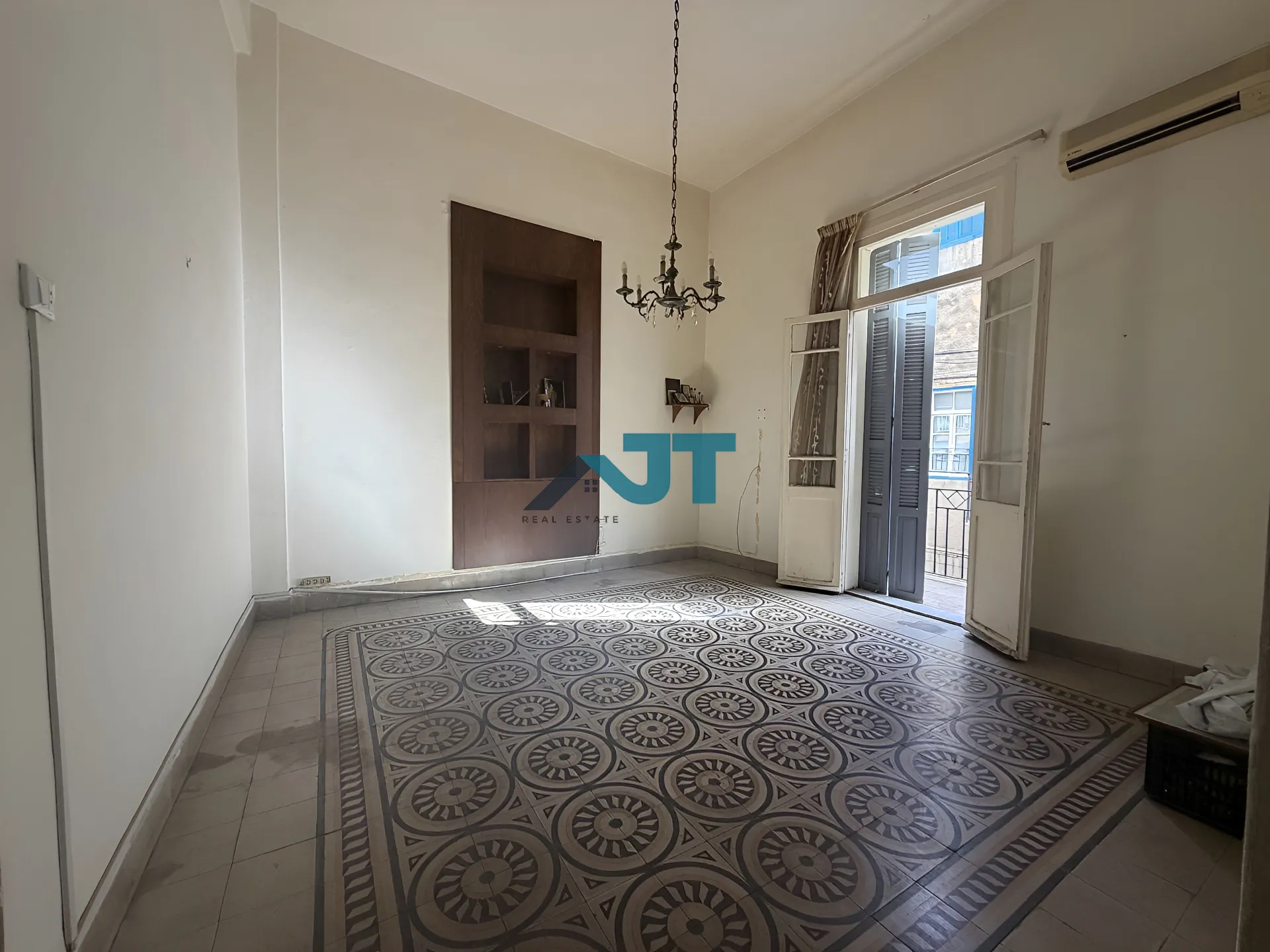 Apartment for rent in Caree d'or, achrafieh