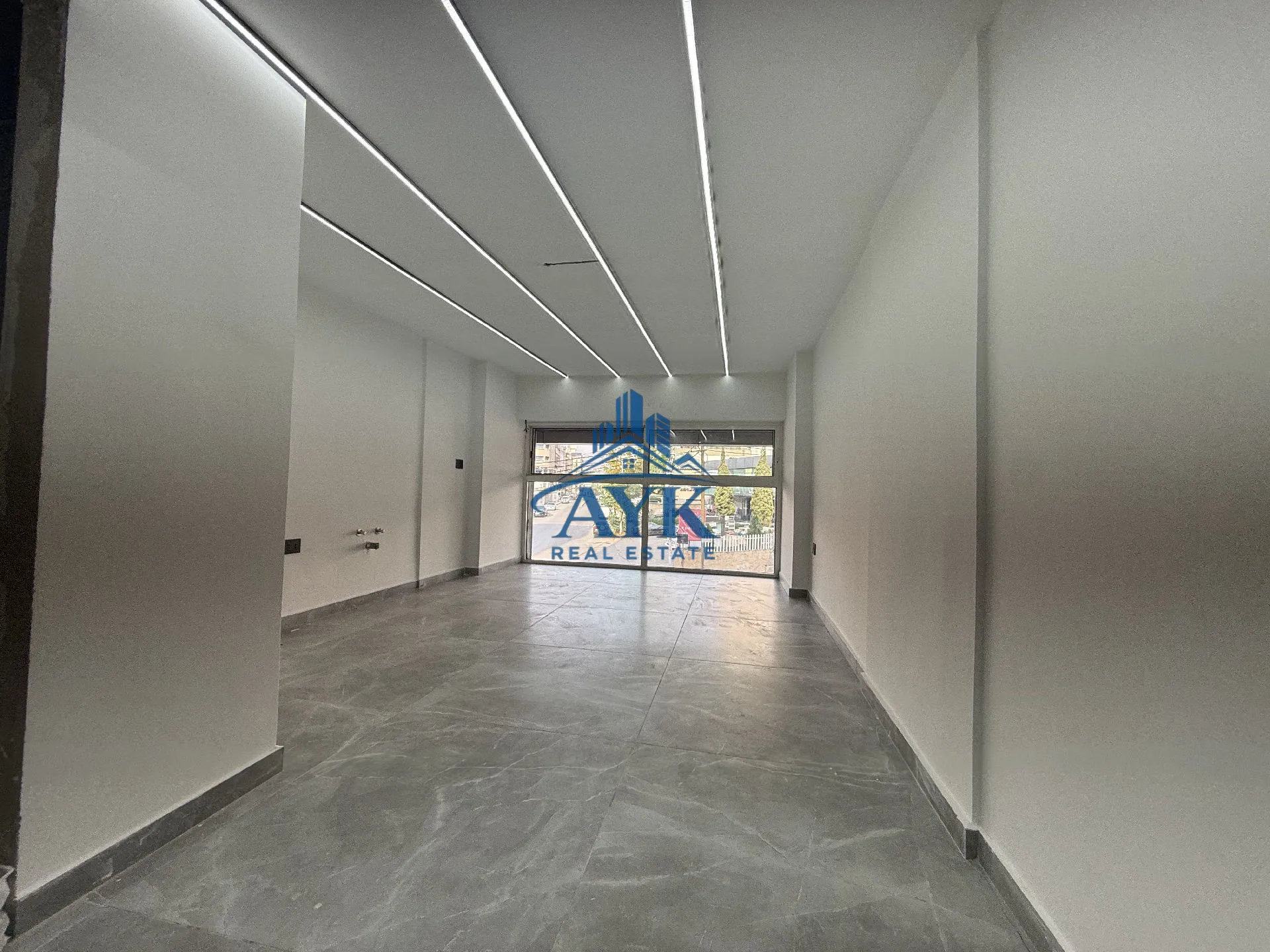 Shop for rent in Jdeideh