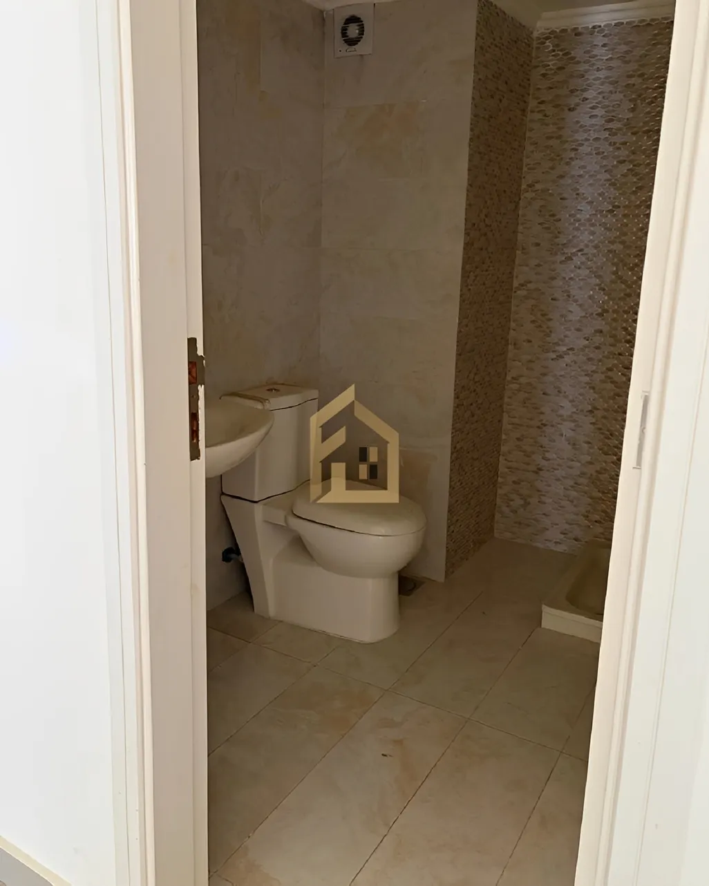 Apartment for rent in Mazraat Yachoua, Lebanon - 2 bed, 2 bath