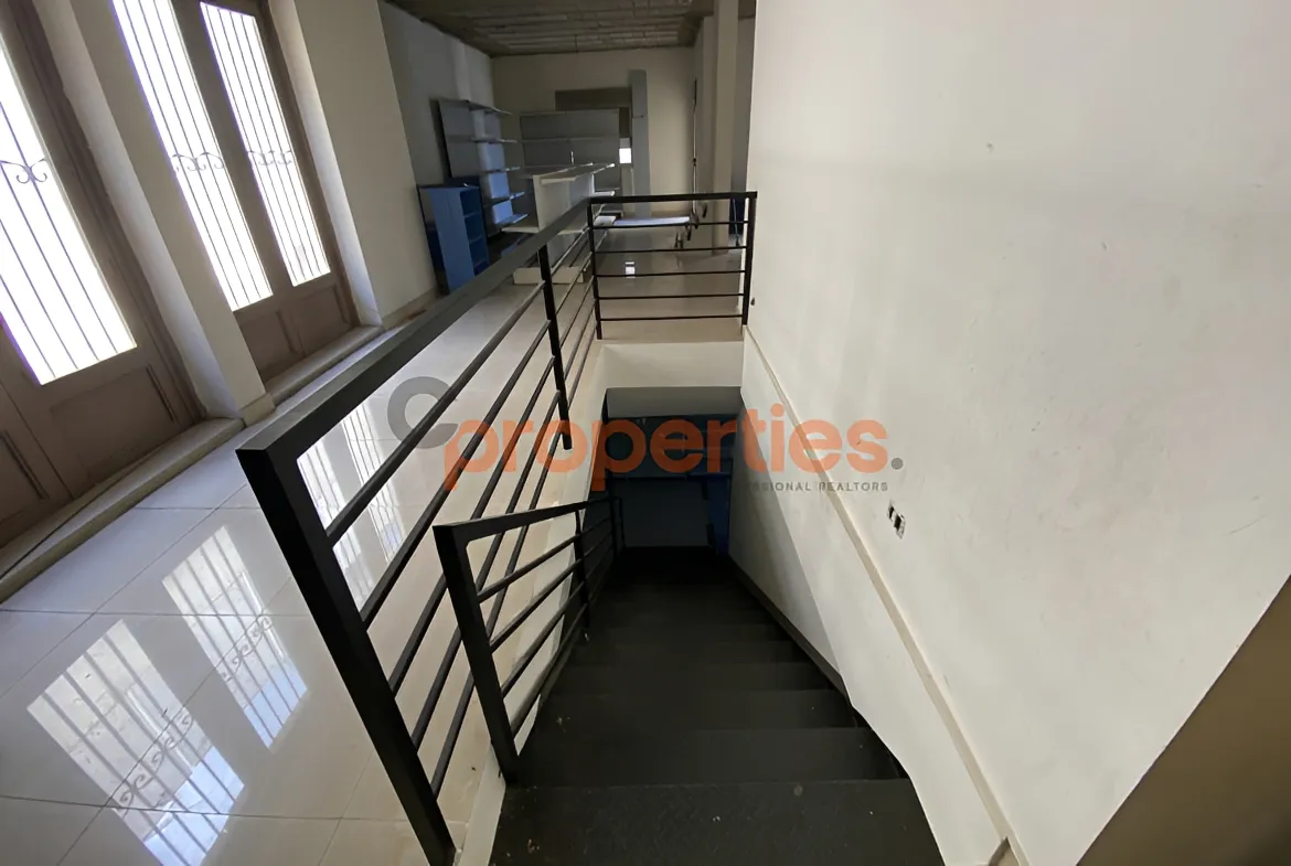 Showroom for Rent in Hazmieh