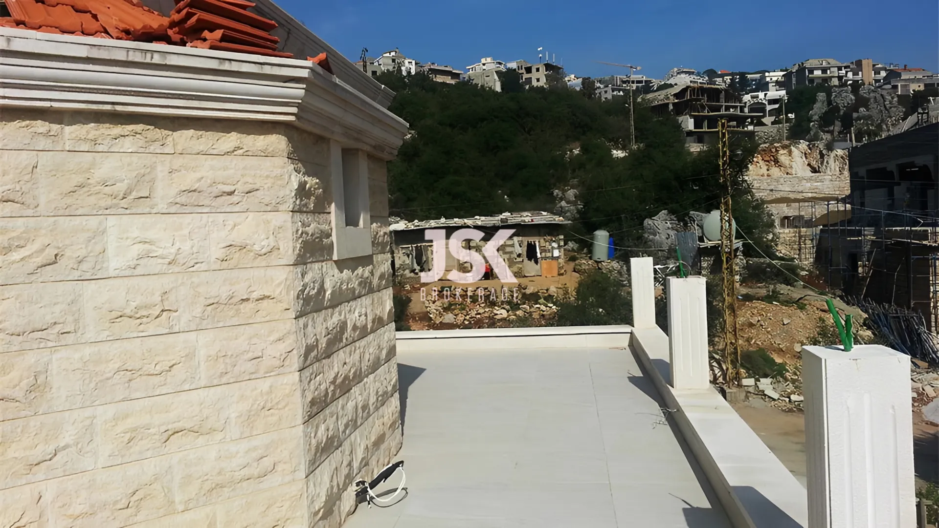 Villa for Sale in Ballouneh