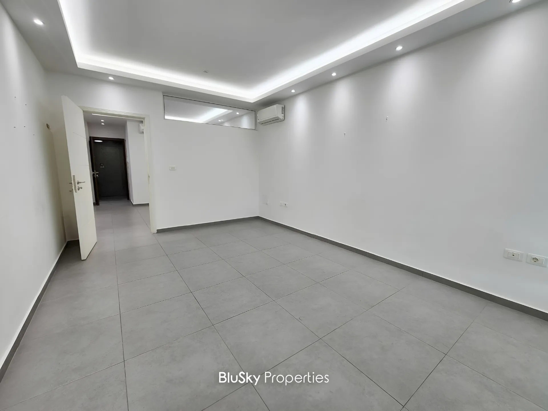 Office for rent in Dekwaneh, lebanon