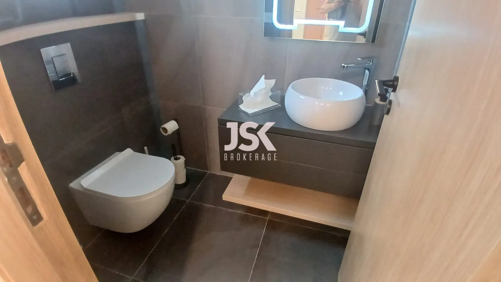 Office for sale in Jal El Dib