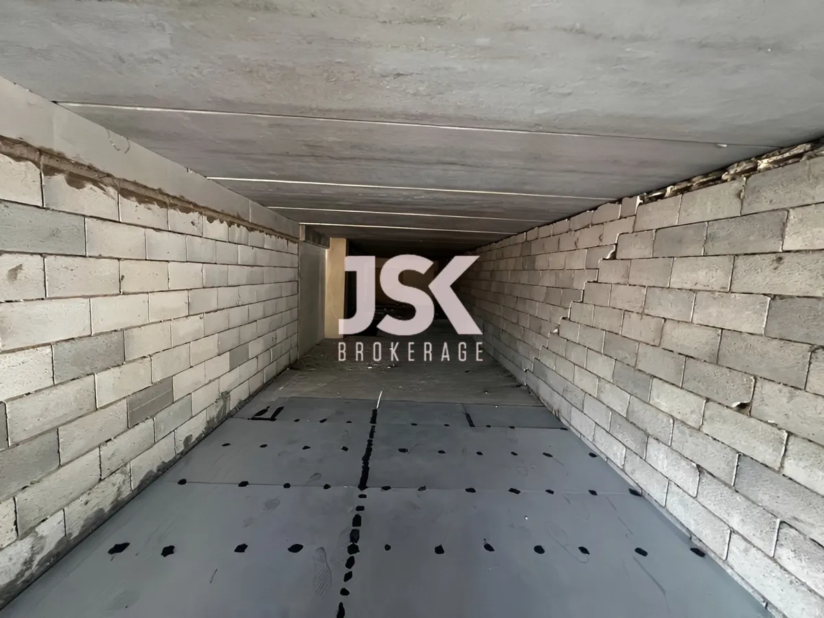 Shop for rent in Hazmieh