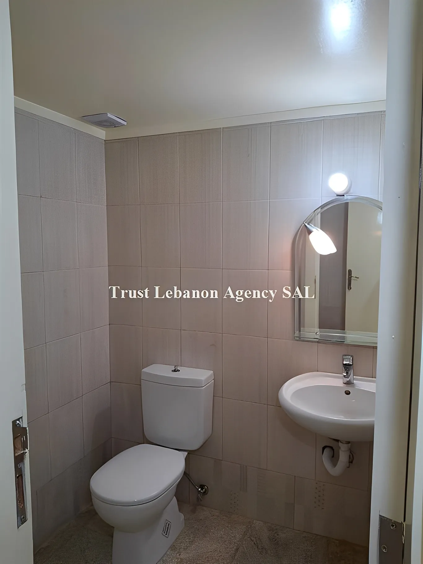 Shop for rent in Metn, Ayroun