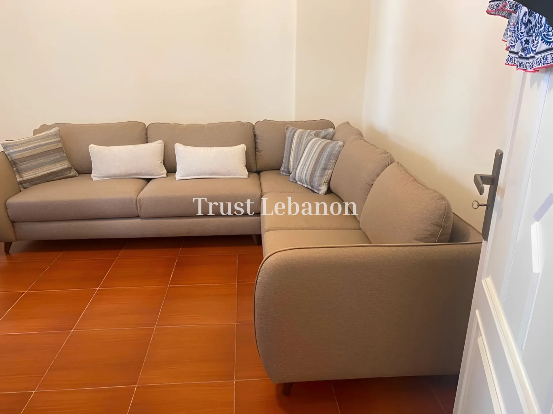 Studio for rent in Hamra, Beirut, Lebanon - 1 bed, 1 bath