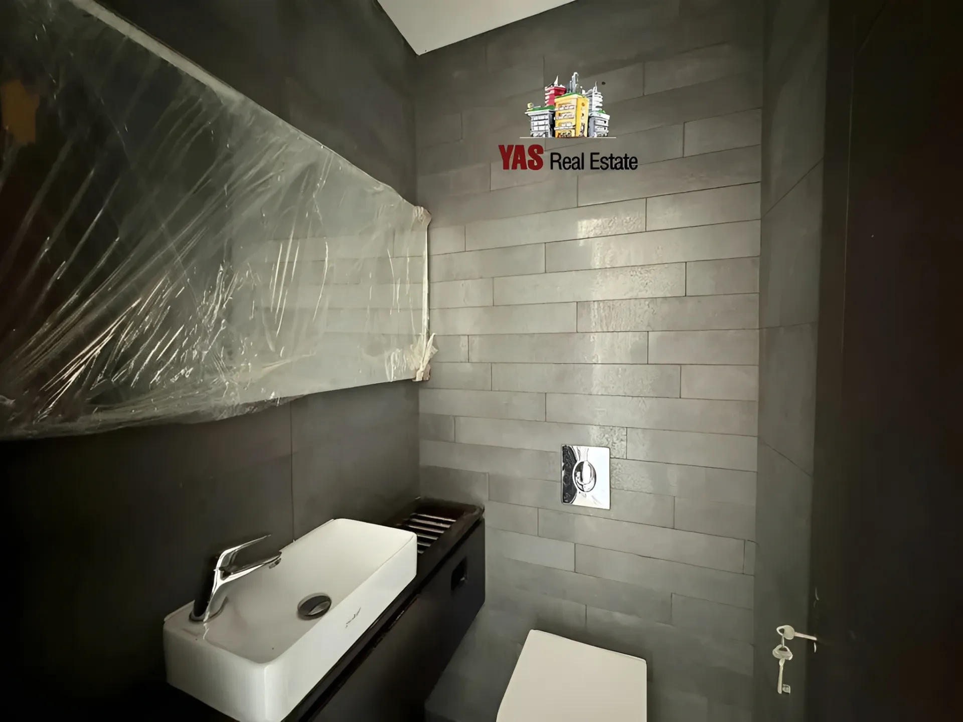 Apartment for Sale in Ballouneh - 3 bed, 4 bath