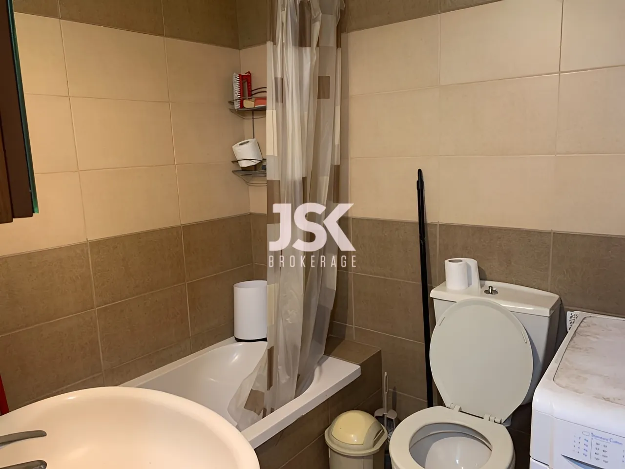 Apartment for Rent in Halat