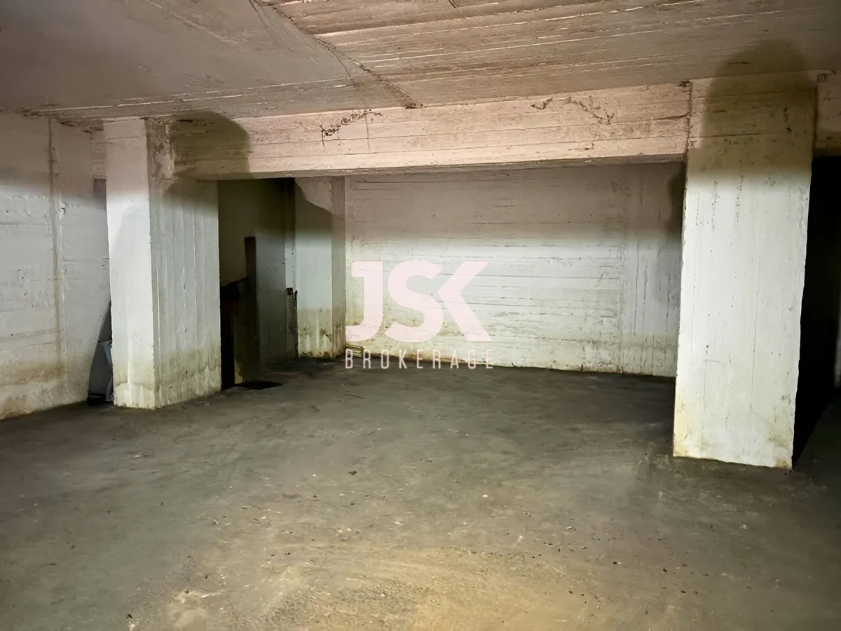 Warehouse for rent in Badaro