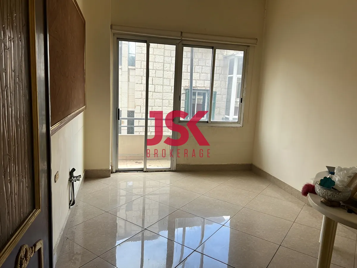 Office for rent in Aley