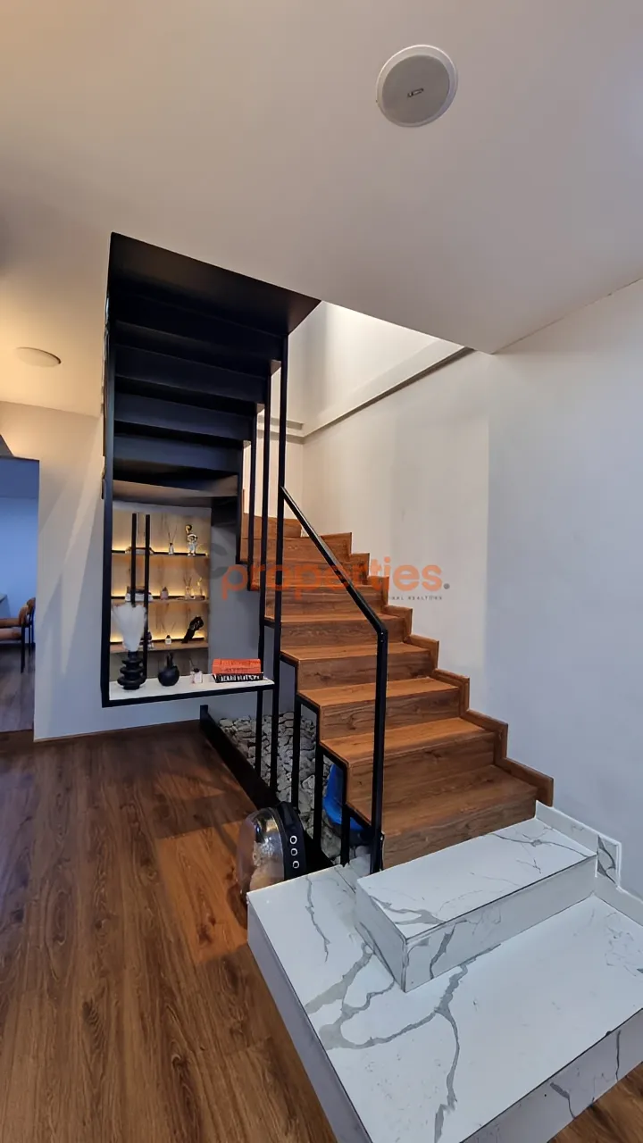 Office for Sale in Achrafieh