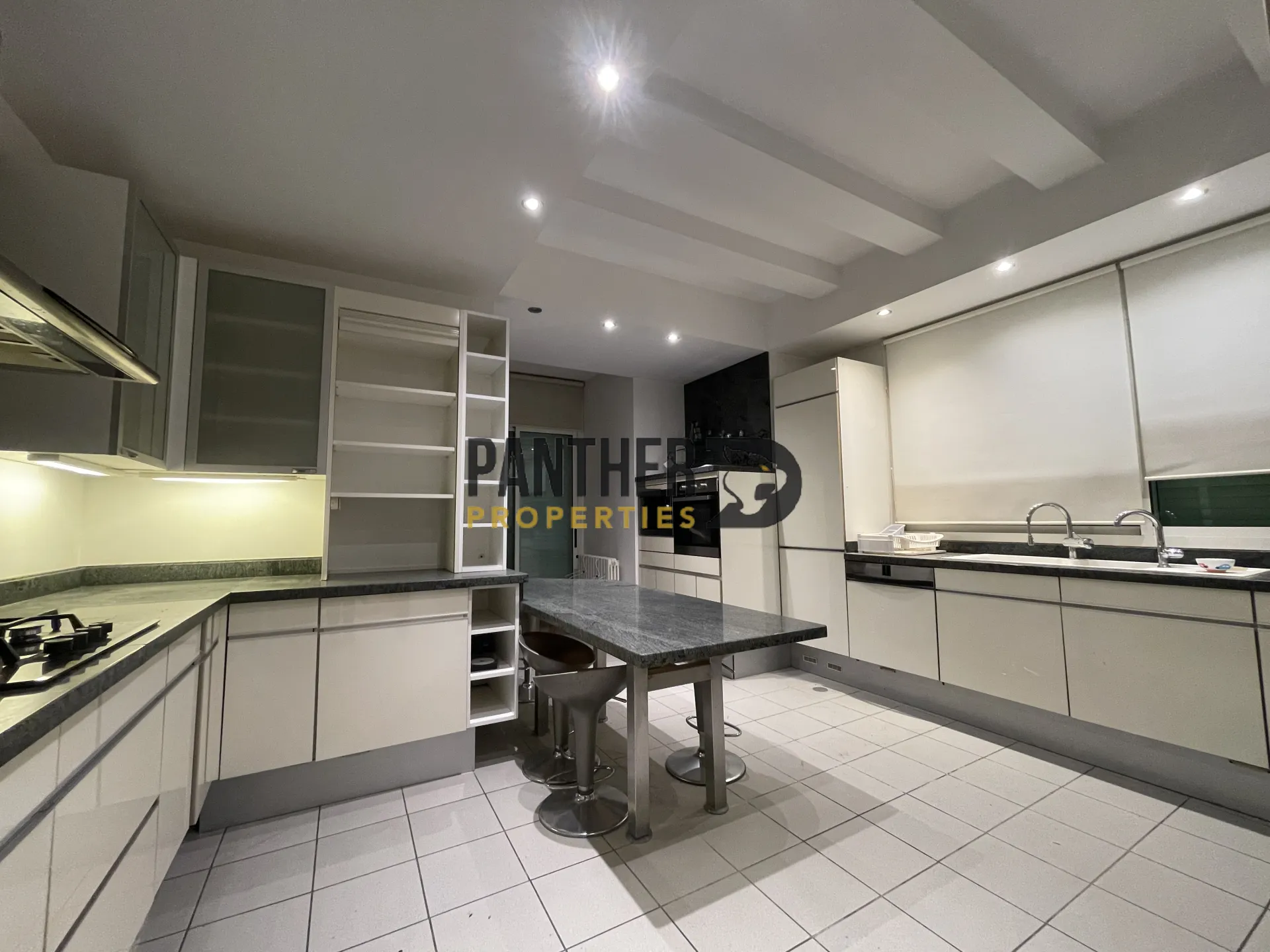 Duplex for rent in Adma w dafnah - 3 bed, 4.0 bath