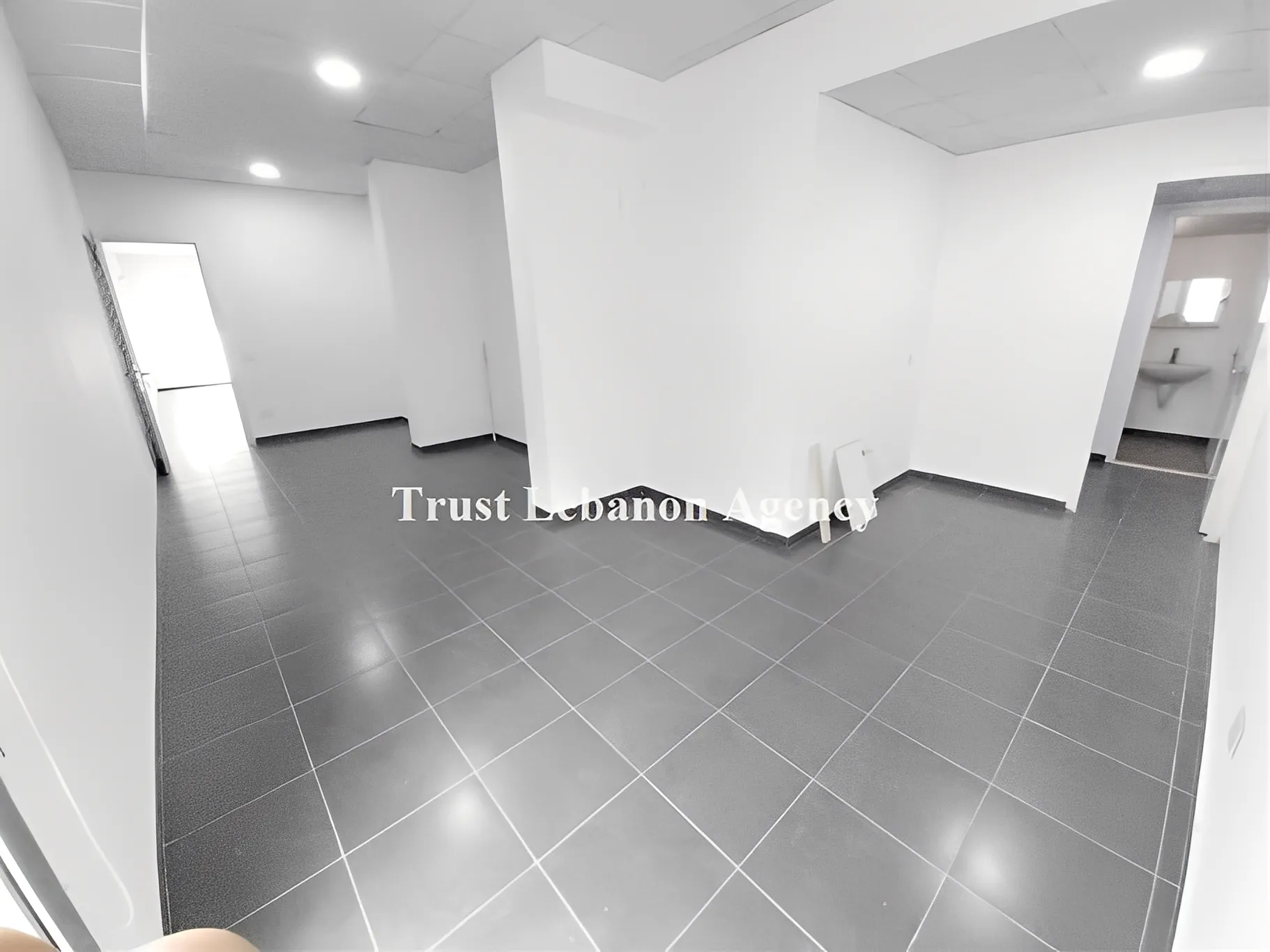 Office for rent in Baabda, Hazmieh