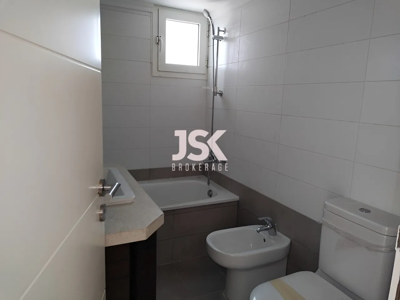 Apartment for Sale in Haret Sakher