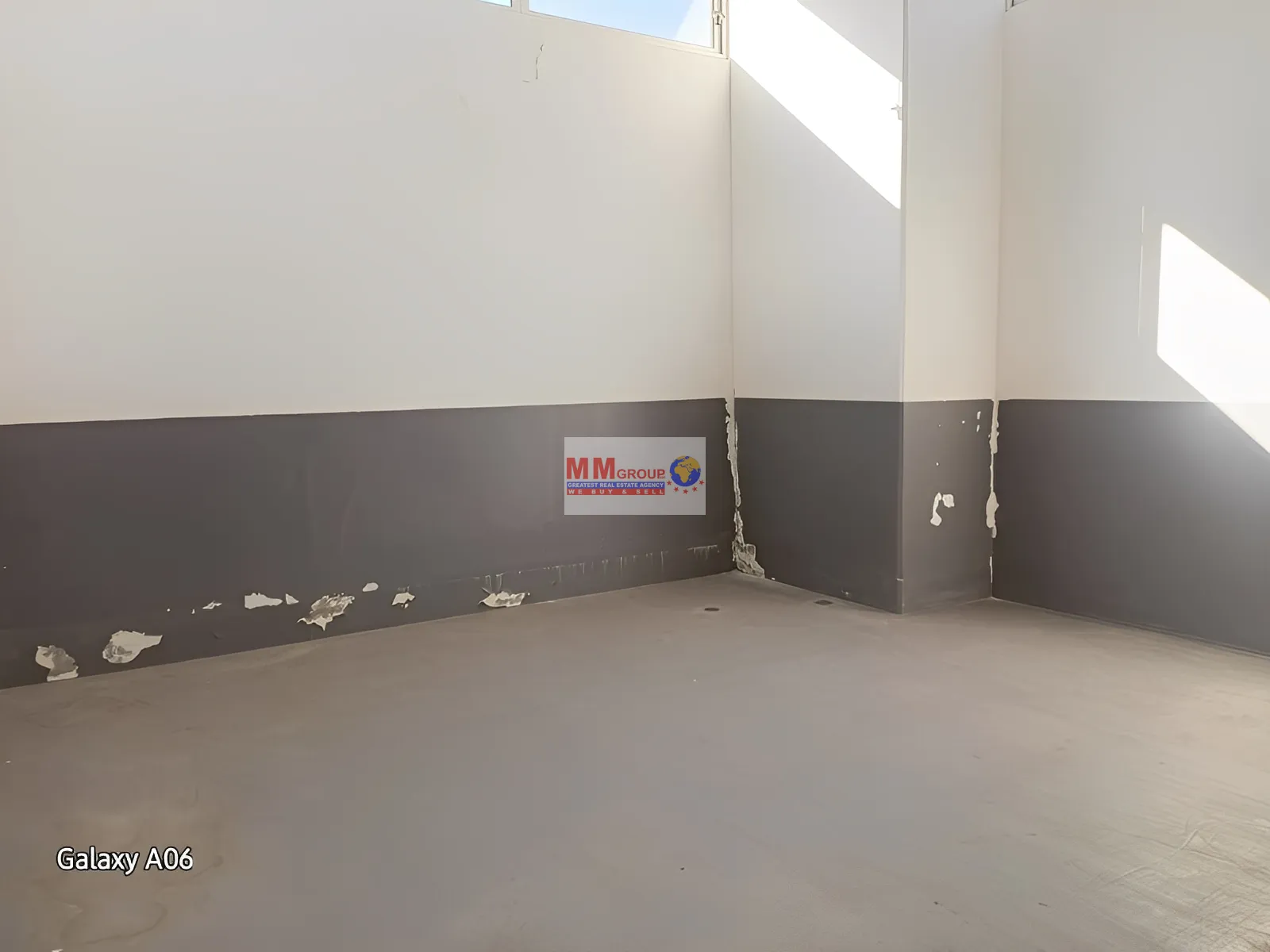Warehouse for sale in Roumieh