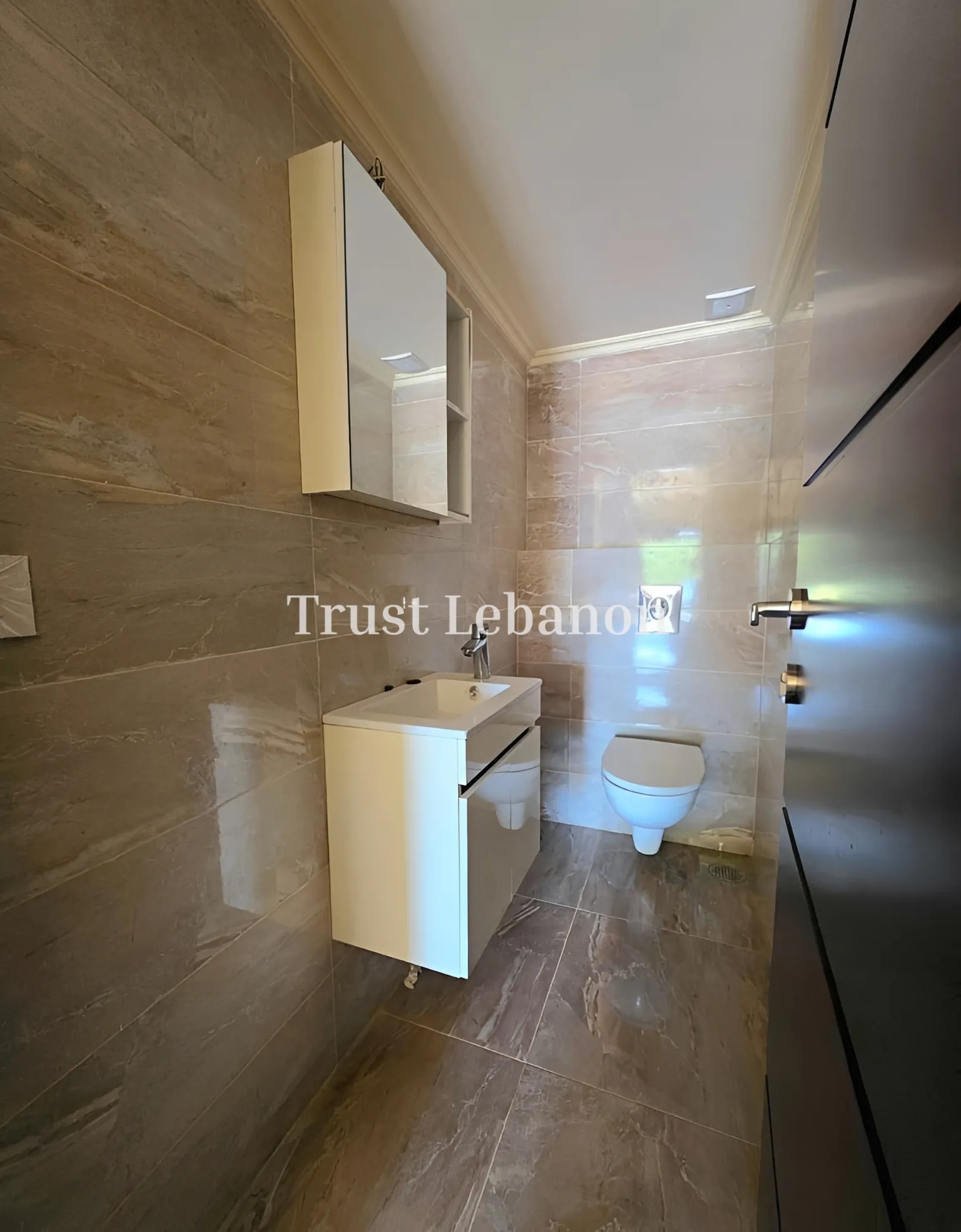 Apartment for sale in Ballouneh, Lebanon