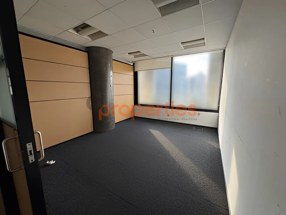 Office for Rent in Forn El Chebbak