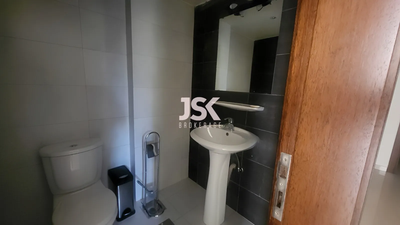 Apartment for Rent in Ballouneh