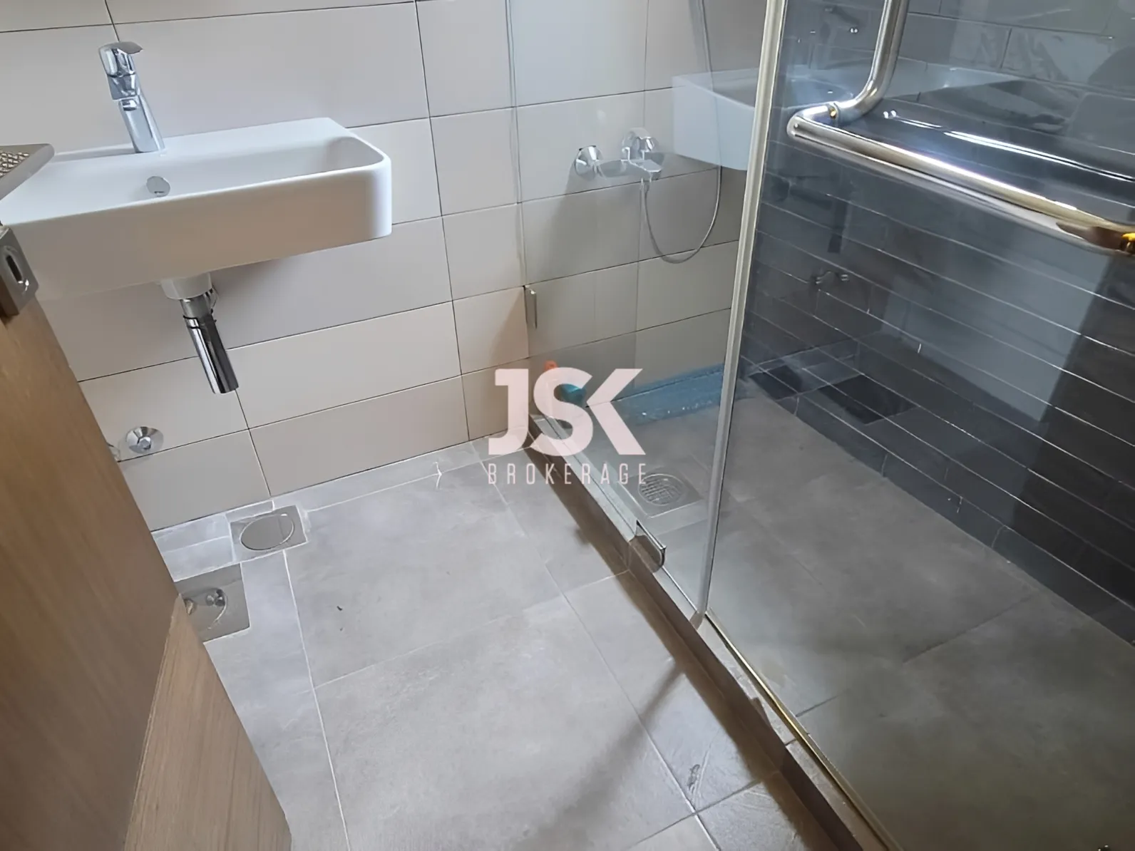 Chalet for Sale in Kafr